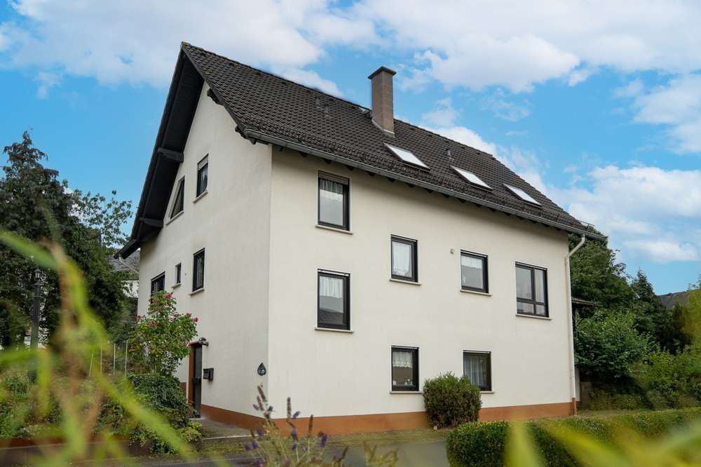 Thumbnail-Haus zum Kaufen in Dornholzhausen 229.000,00 € 154 m²