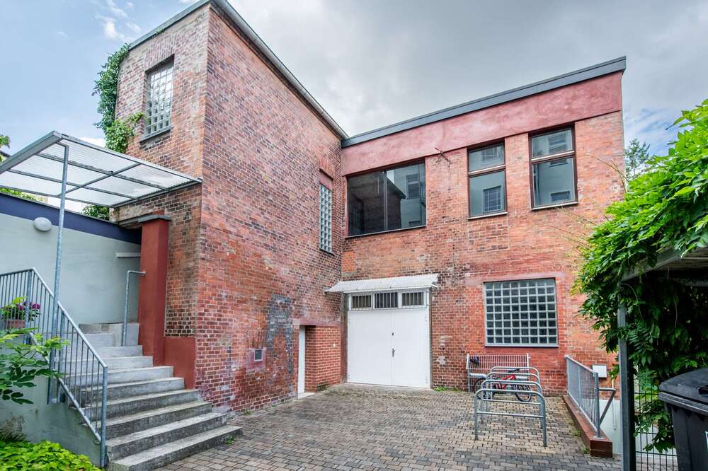 Thumbnail-Haus zum Kaufen in Berlin 950.000,00 € 215.42 m²