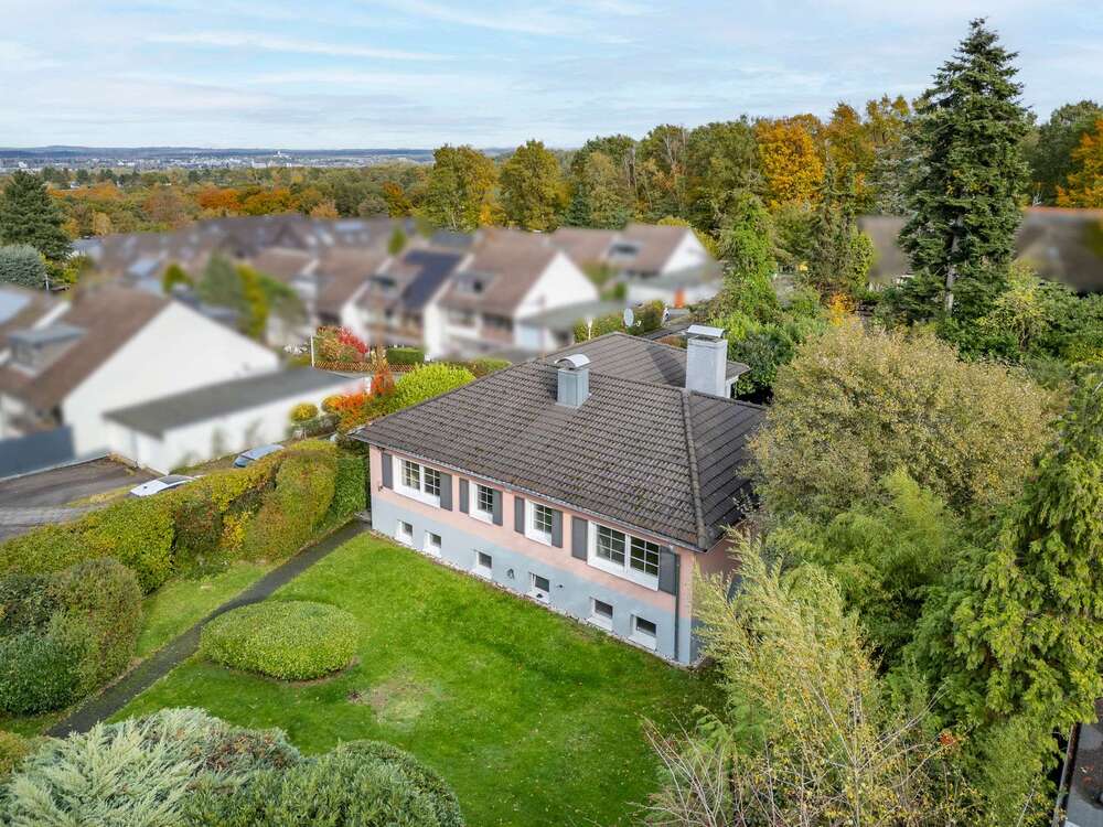 Thumbnail-Haus zum Kaufen in Bonn - Holzlar 980.000,00 € 233 m²