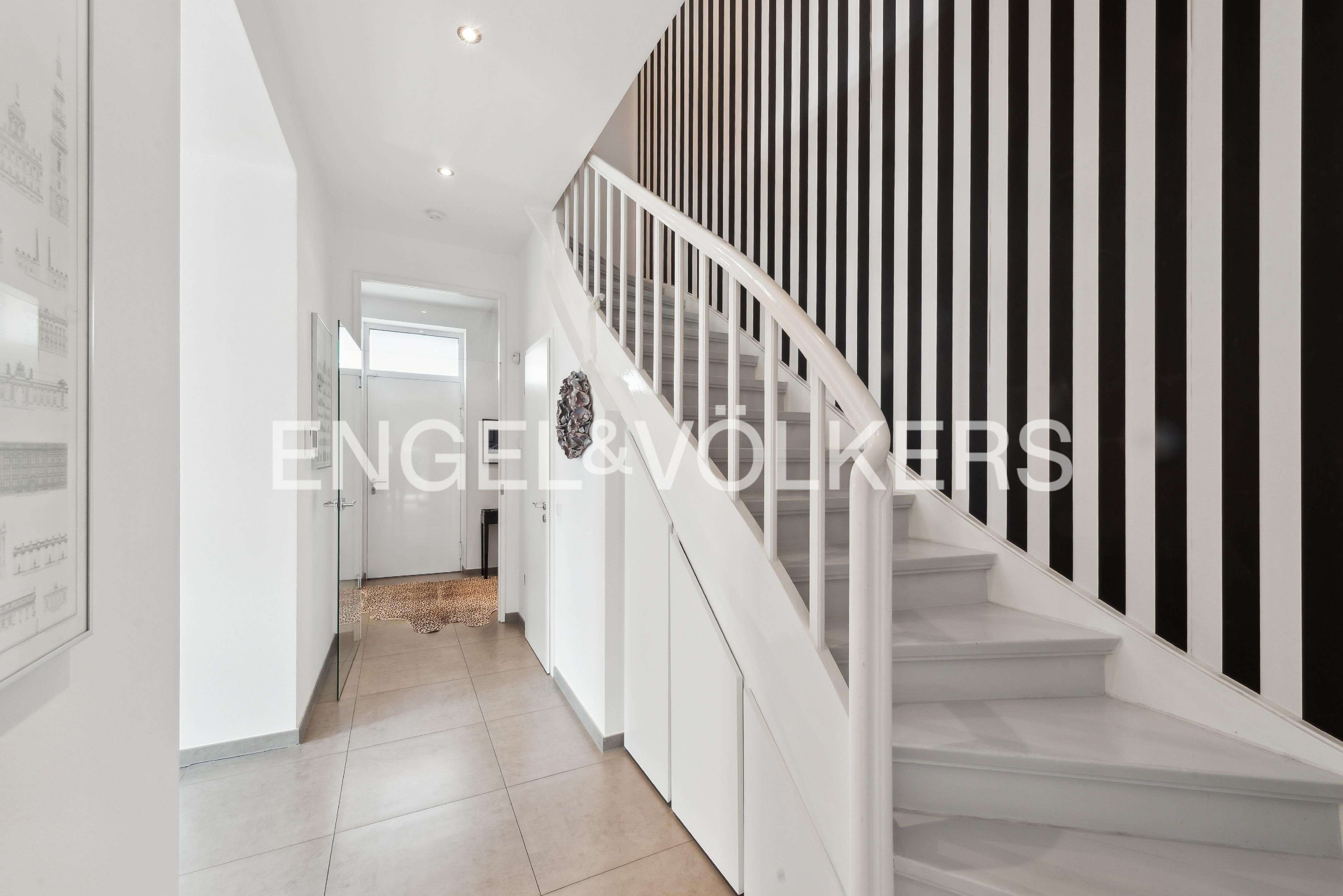 Thumbnail-Haus zum Kaufen in Köln 1.650.000,00 € 212 m²