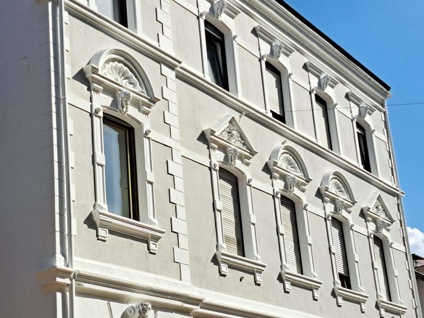 Thumbnail-Haus zum Kaufen in Saarbrücken 695.000,00 € 461 m²