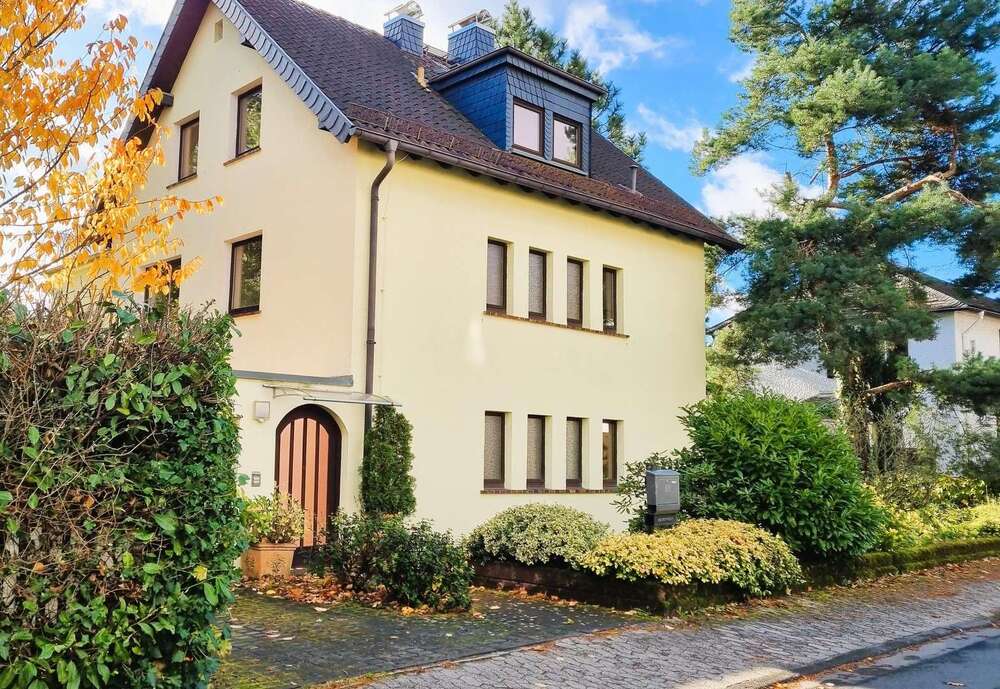 Thumbnail-Haus zum Kaufen in Kronberg im Taunus 1.100.000,00 € 200 m²