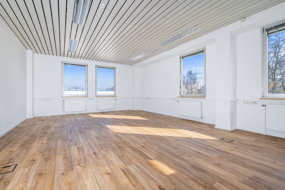 Thumbnail-Büro in Neusäß 2.066,18 € 243.08 m²