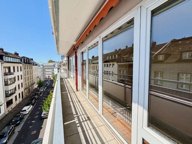 Thumbnail-Wohnung zum Kaufen in Düsseldorf 999.000,00 € 200 m²