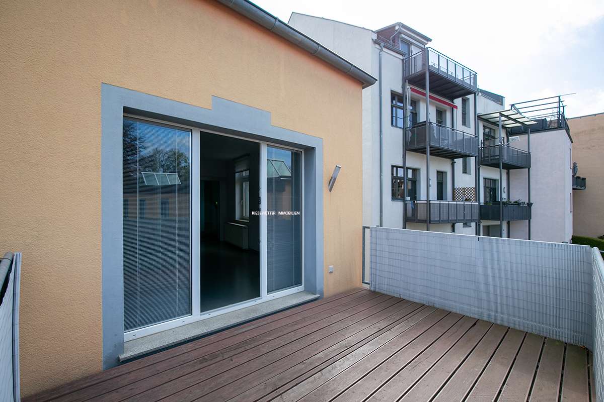 Thumbnail-Wohnung zum Mieten in Zwickau 1.030,00 € 130 m²