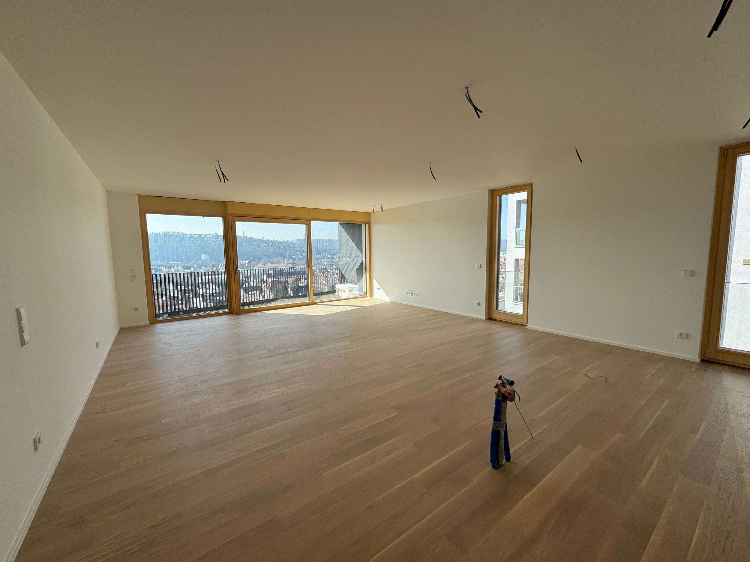 Thumbnail-Wohnung zum Mieten in Esslingen am Neckar 3.040,00 € 140.57 m²