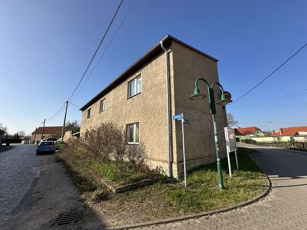 Thumbnail-Haus zum Kaufen in Könnern 42.000,00 € 180 m²