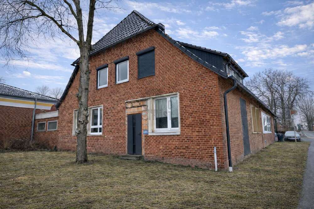 Thumbnail-Haus zum Kaufen in Neustadt am Rübenberge 849.000,00 € 230 m²