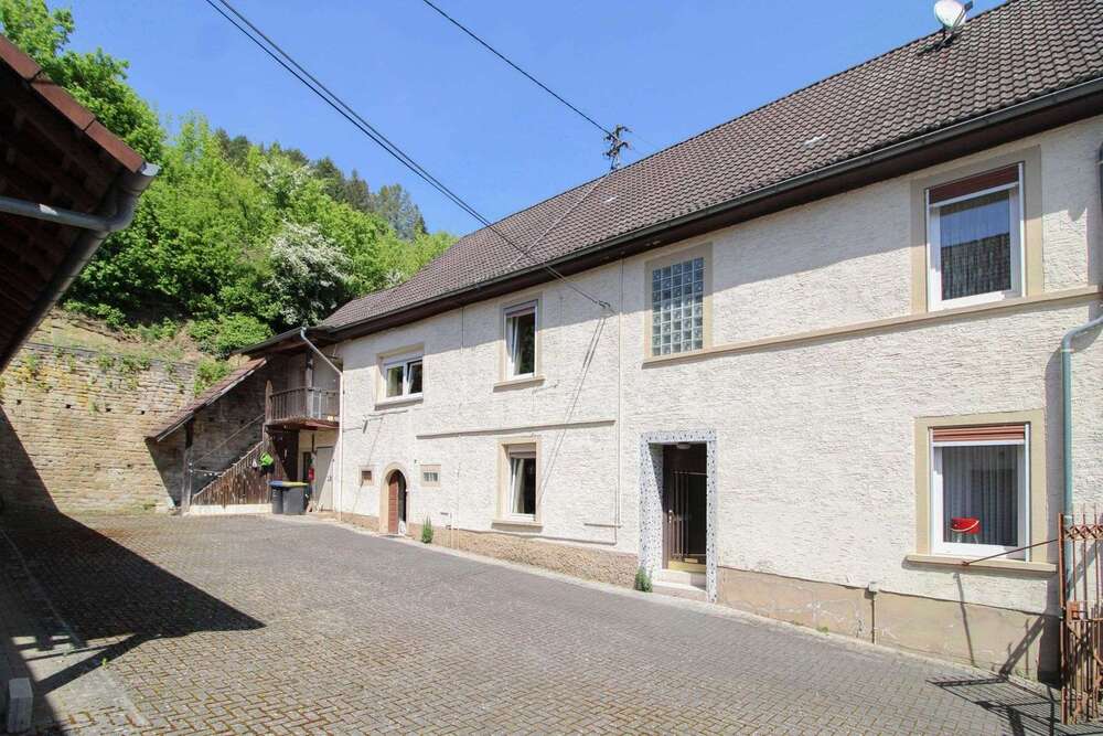 Thumbnail-Haus zum Kaufen in Jeckenbach 179.000,00 € 190.15 m²