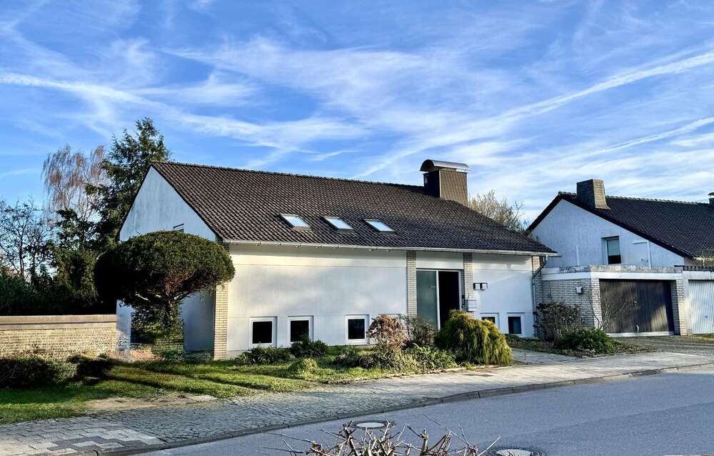 Thumbnail-Haus zum Kaufen in Aachen 700.000,00 € 243 m²