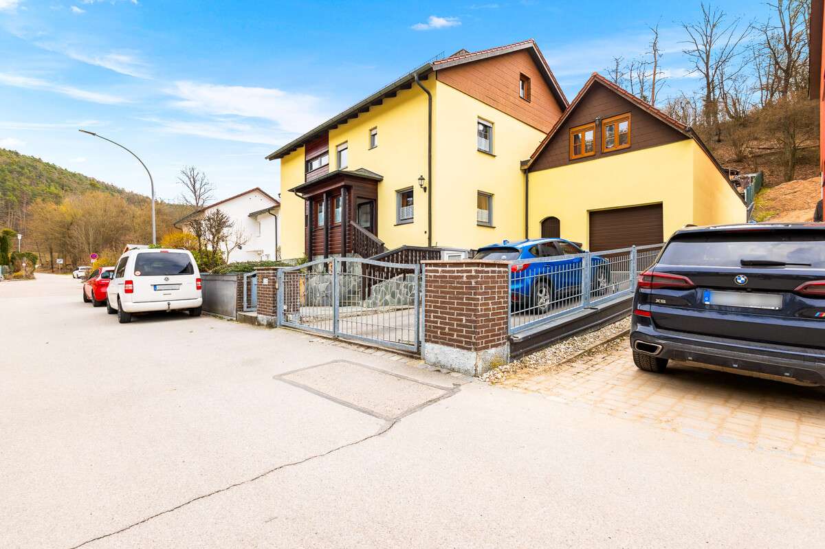 Thumbnail-Haus zum Kaufen in Regenstauf 750.000,00 € 215 m²