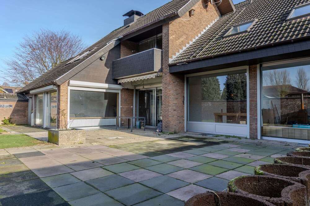 Thumbnail-Haus zum Kaufen in Emmerich am Rhein 385.000,00 € 320 m²