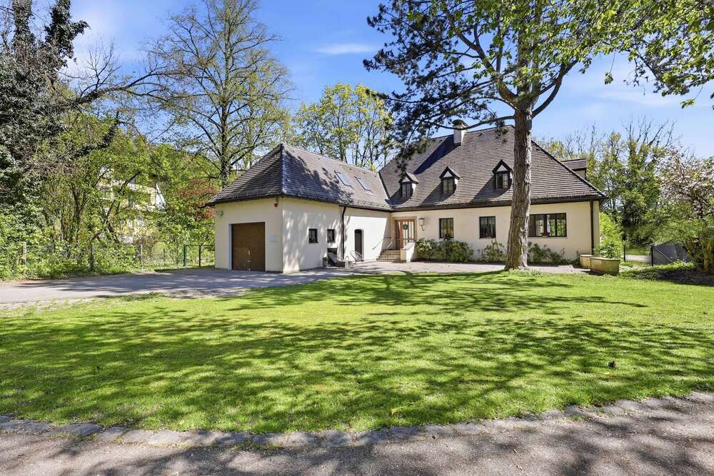 Thumbnail-Haus zum Kaufen in Trostberg 1.250.000,00 € 320 m²