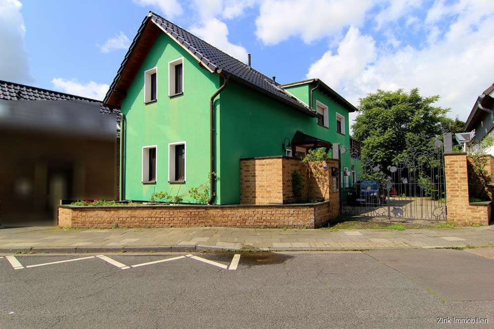 Thumbnail-Haus zum Kaufen in Köln Rondorf 1.890.000,00 € 364 m²