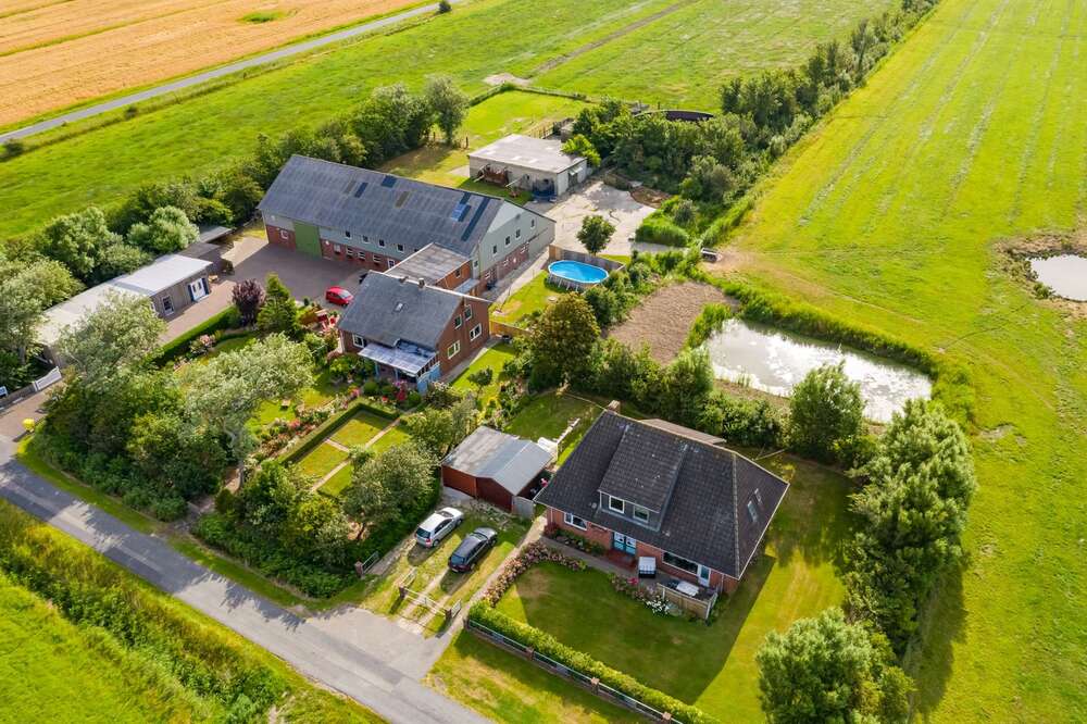 Thumbnail-Haus zum Kaufen in Midlum 1.500.000,00 € 250 m²