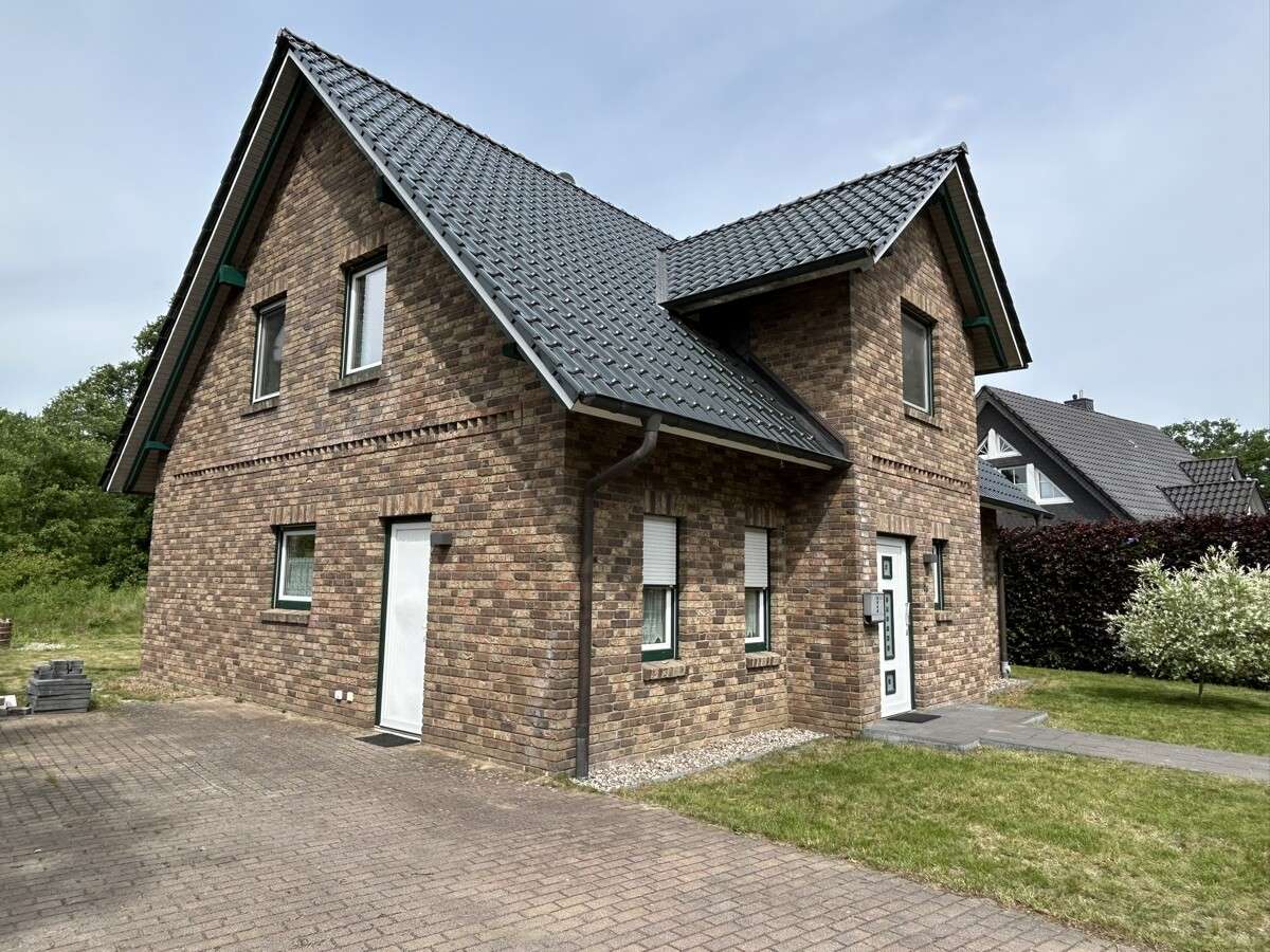 Thumbnail-Haus zum Kaufen in Heidmühlen 399.000,00 € 141.66 m²