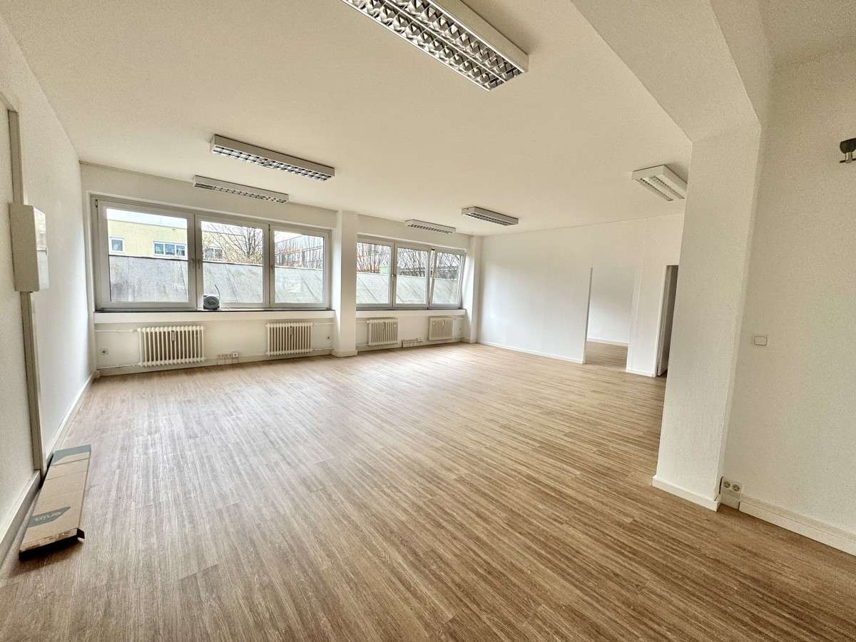 Thumbnail-Büro in München 1.632,00 € 136 m²