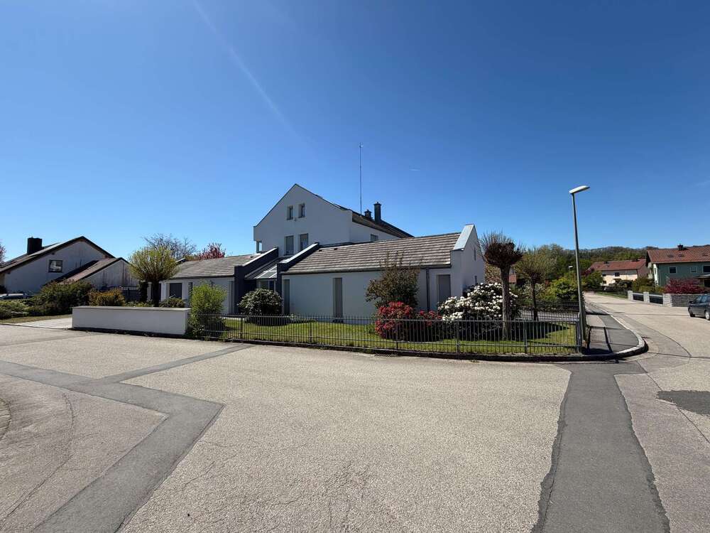 Thumbnail-Haus zum Kaufen in Nabburg 650.000,00 € 320 m²