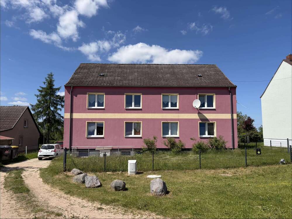 Thumbnail-Haus zum Kaufen in Uckerfelde 240.000,00 € 360 m²
