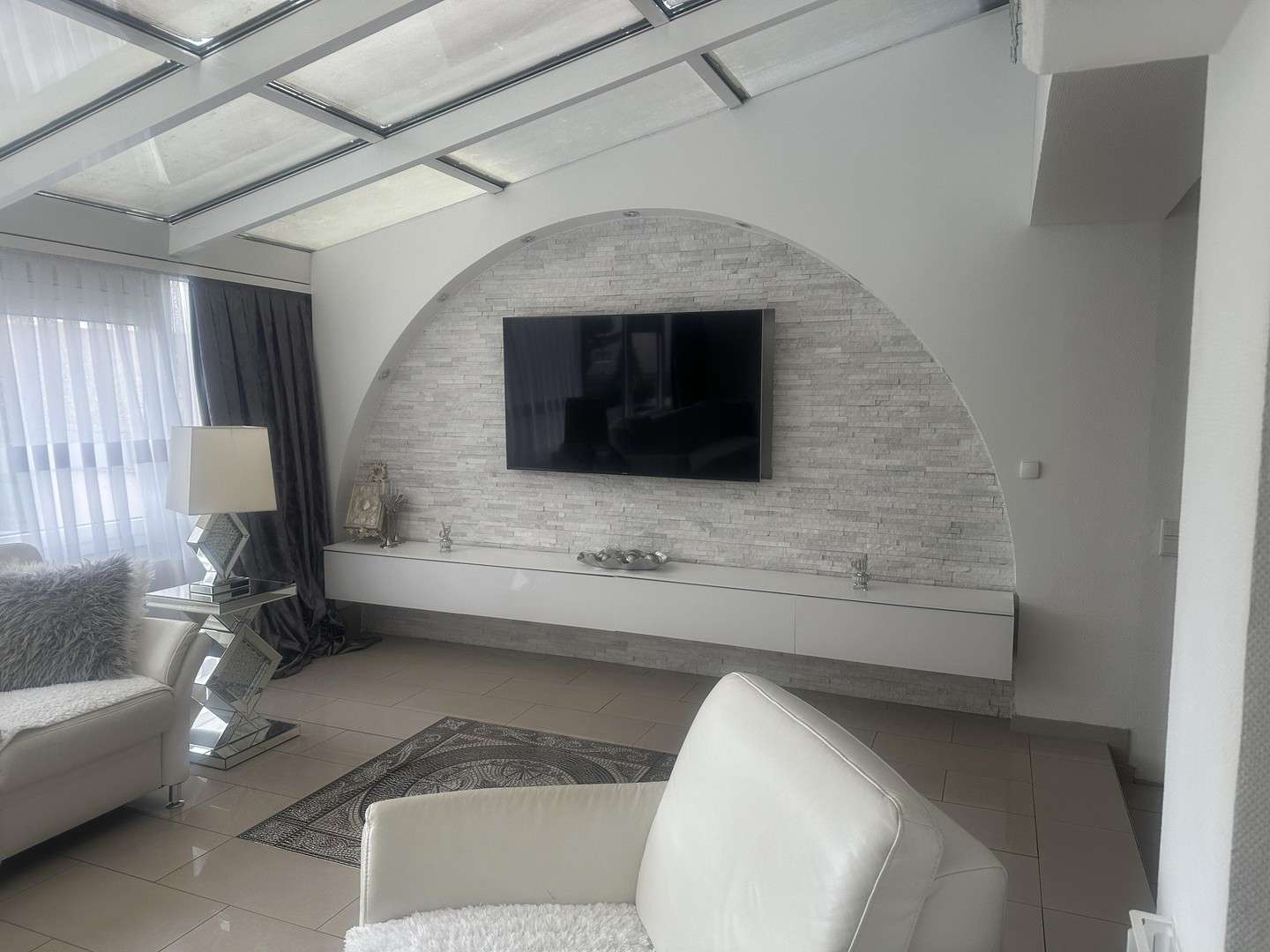 Thumbnail-Wohnung zum Mieten in Leverkusen 2.290,00 € 211 m²