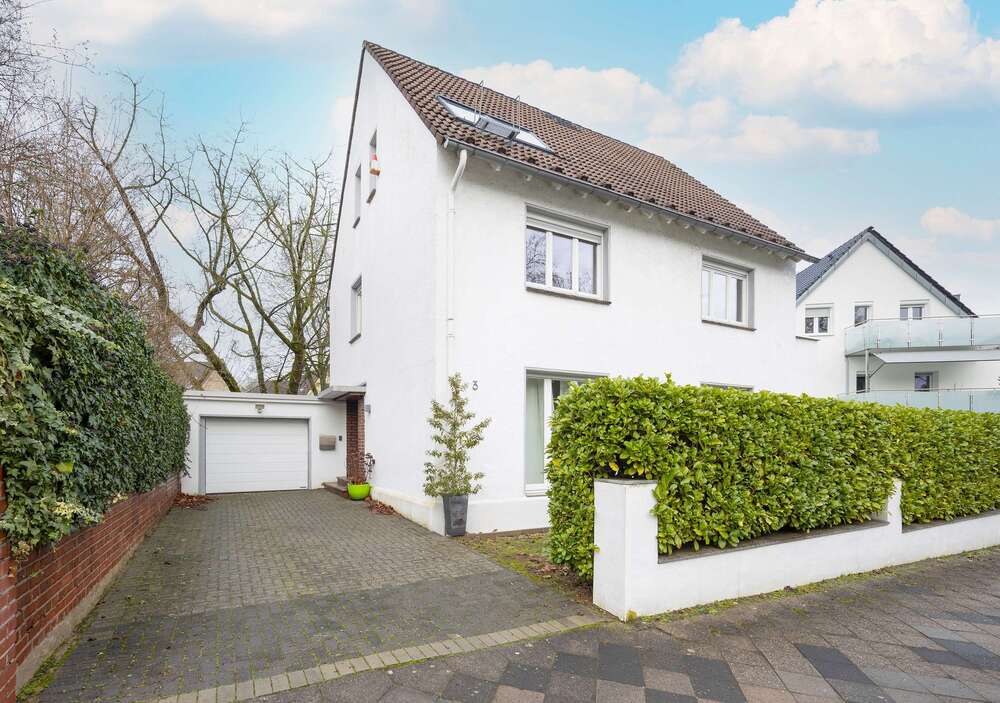 Thumbnail-Haus zum Mieten in Düsseldorf 4.640,00 € 195 m²