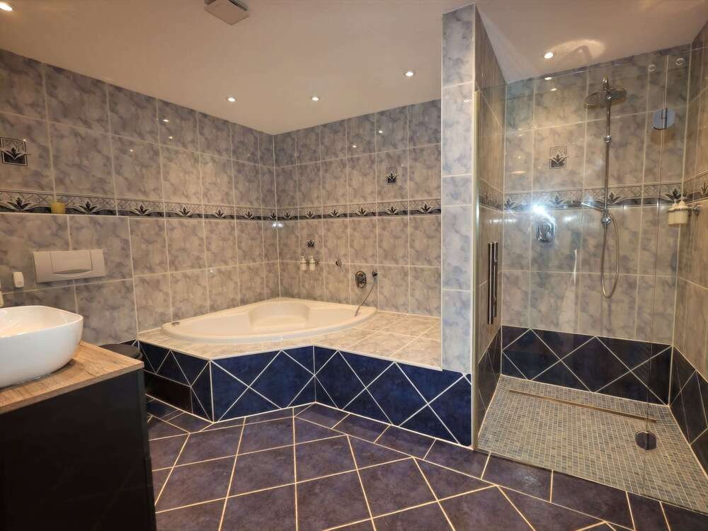 Thumbnail-Haus zum Kaufen in Aßlar 497.000,00 € 362.83 m²