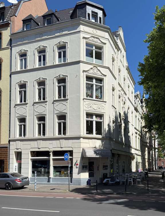 Thumbnail-Haus zum Kaufen in Köln 2.290.000,00 € 557 m²