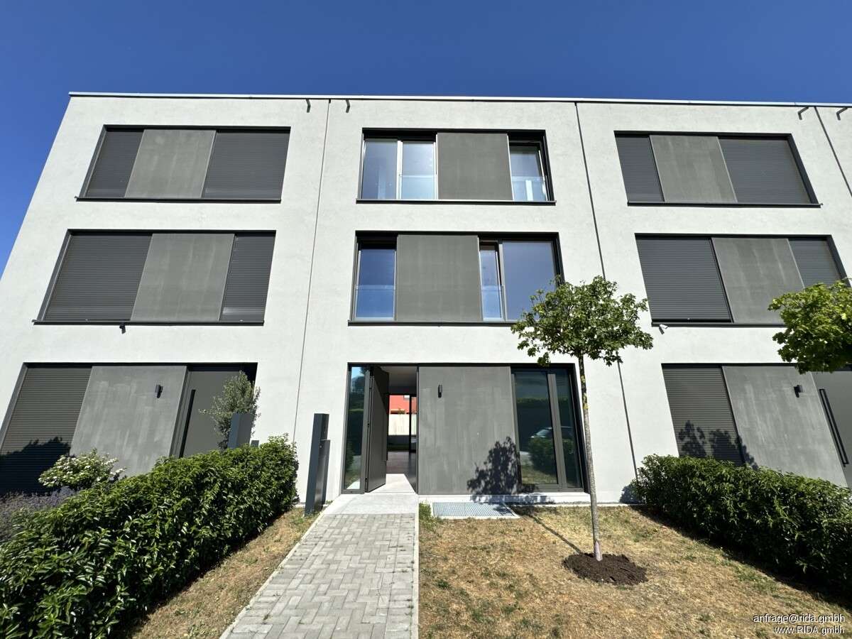 Thumbnail-Haus zum Mieten in Köln Rondorf 3.900,00 € 220 m²
