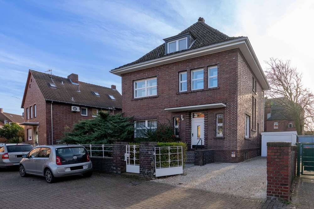 Thumbnail-Haus zum Mieten in Lünen 2.160,00 € 210 m²