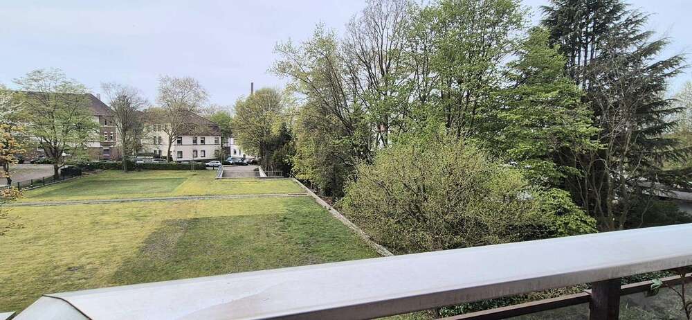 Thumbnail-Wohnung zum Kaufen in Essen 215.000,00 € 70.87 m²
