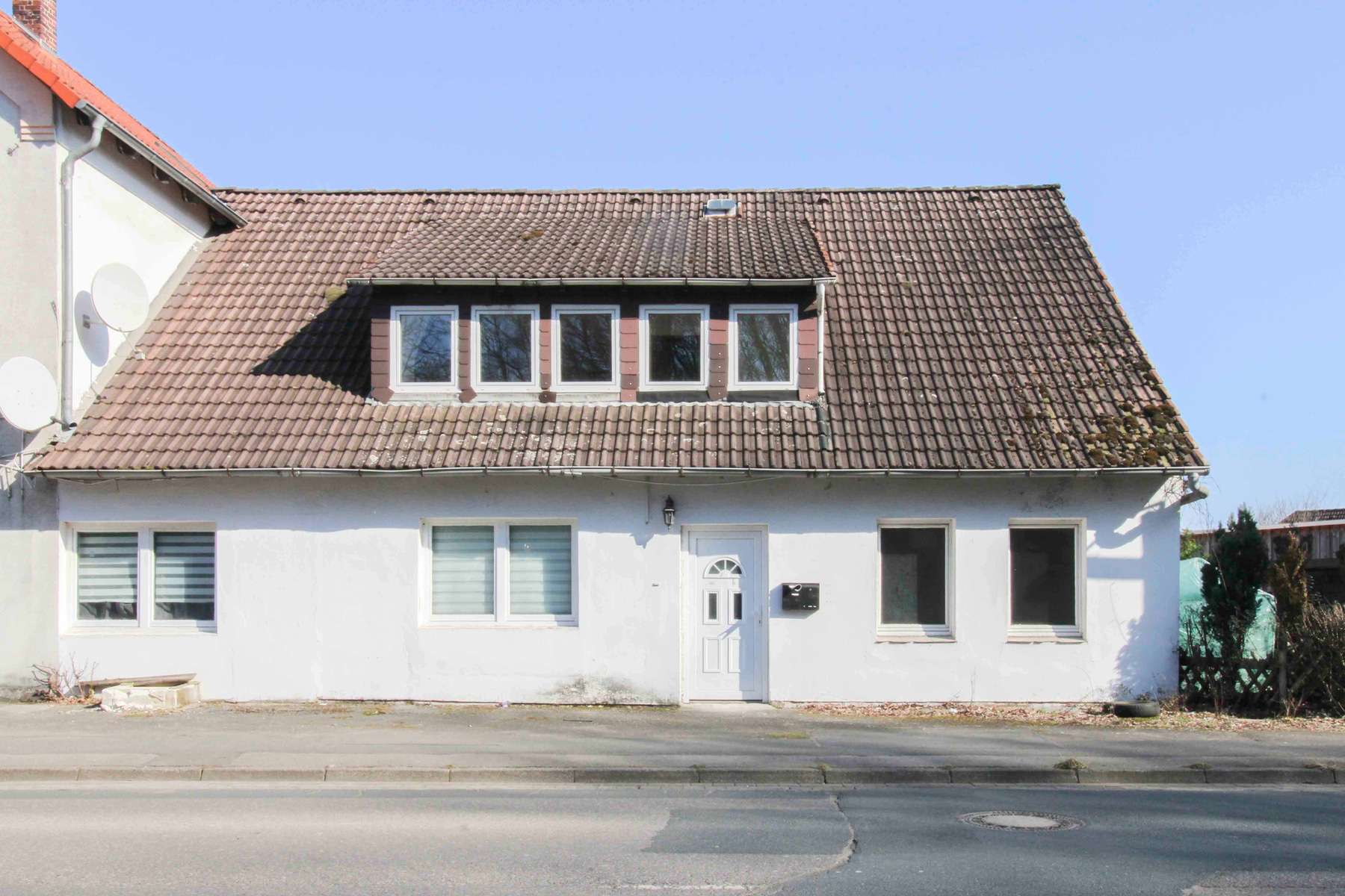 Thumbnail-Wohnung zum Kaufen in Barsinghausen 199.000,00 € 115 m²
