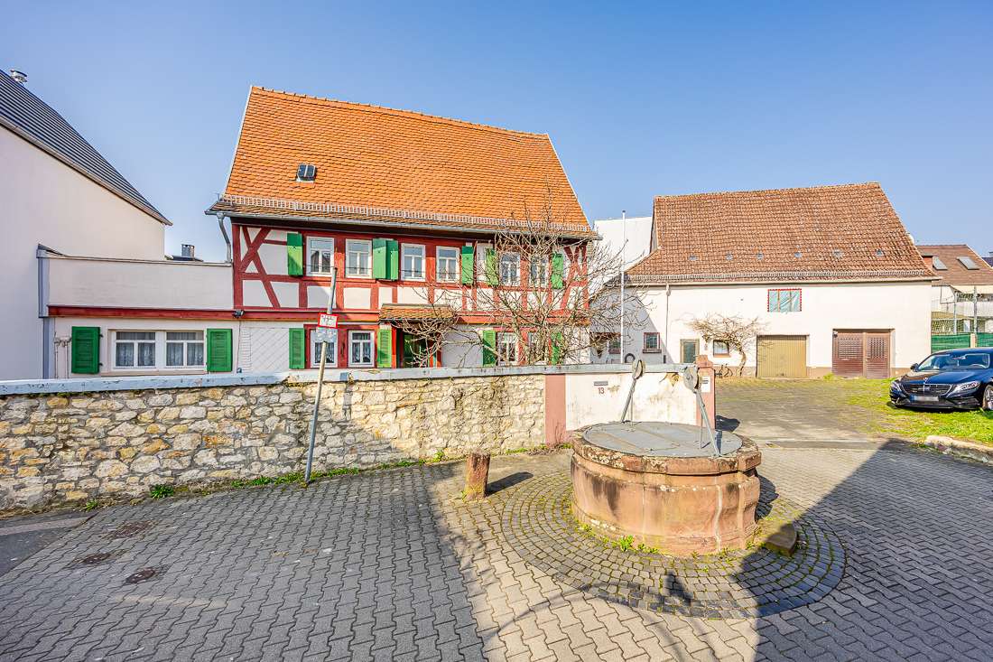 Thumbnail-Haus zum Kaufen in Frankfurt am Main 1.170.000,00 € 227 m²