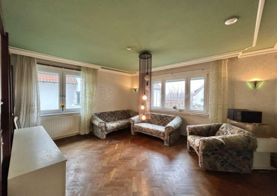 Thumbnail-Haus zum Kaufen in Üchtelhausen 180.000,00 € 150 m²