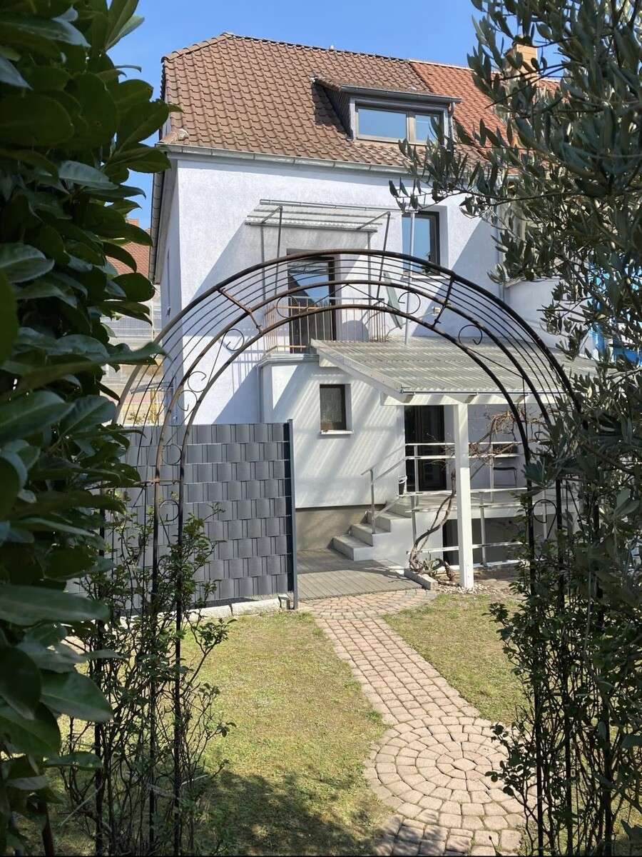 Thumbnail-Haus zum Mieten in Mannheim 1.700,00 € 98 m²