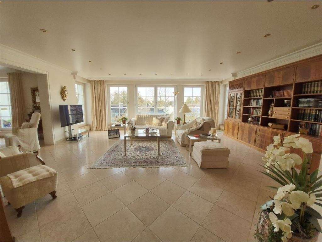 Thumbnail-Wohnung zum Kaufen in Ratingen 1.100.000,00 € 156 m²