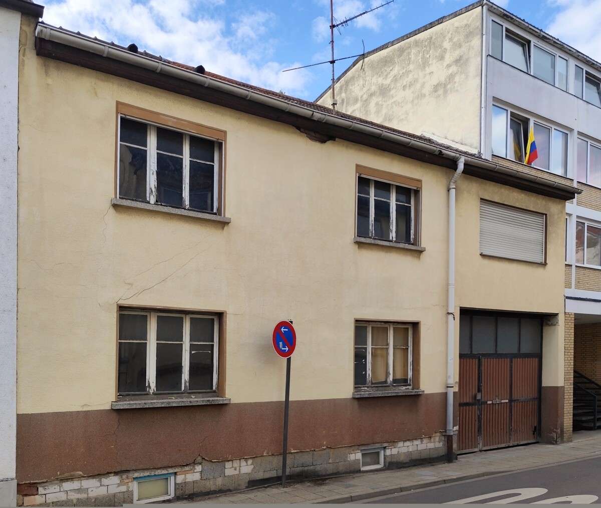 Thumbnail-Haus zum Kaufen in Ludwigshafen 280.000,00 € 240 m²