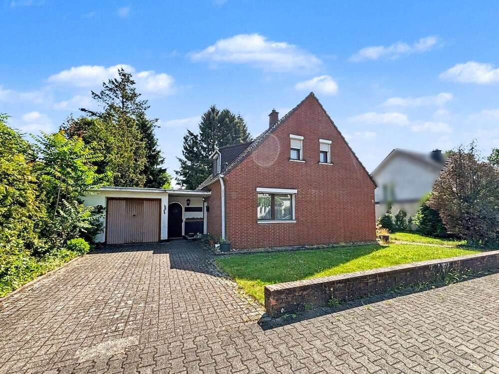 Thumbnail-Haus zum Kaufen in Düsseldorf 199.999,00 € 140 m²