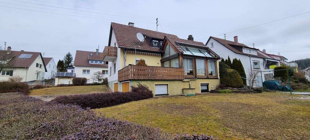 Thumbnail-Haus zum Kaufen in Rottweil-Göllsdorf 300.000,00 € 130.25 m²