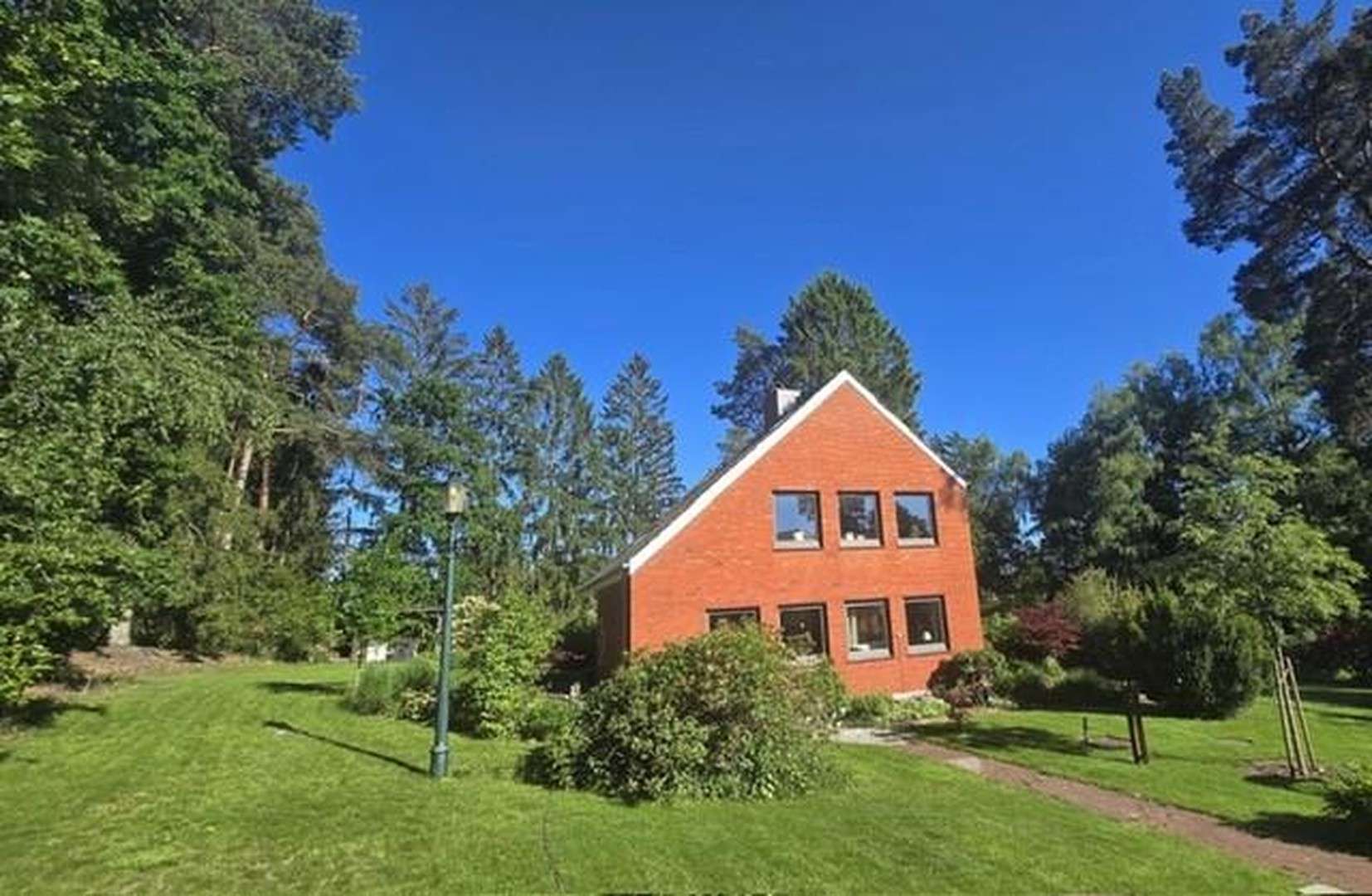 Thumbnail-Haus zum Mieten in Bendestorf 2.800,00 € 175 m²