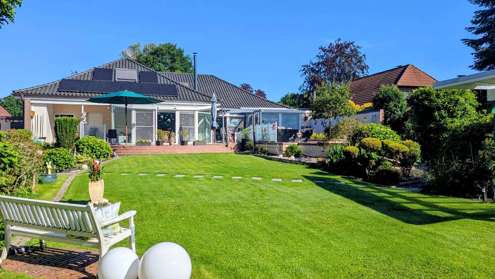 Thumbnail-Haus zum Kaufen in Varel 585.000,00 € 247.86 m²