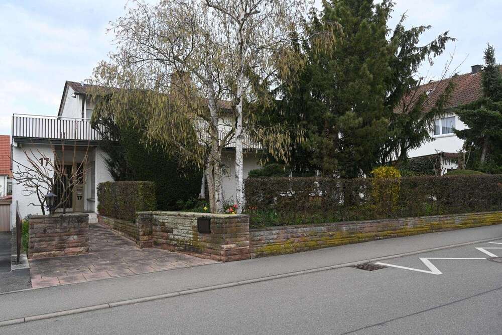 Thumbnail-Haus zum Kaufen in Schwaikheim 1.195.000,00 € 570 m²