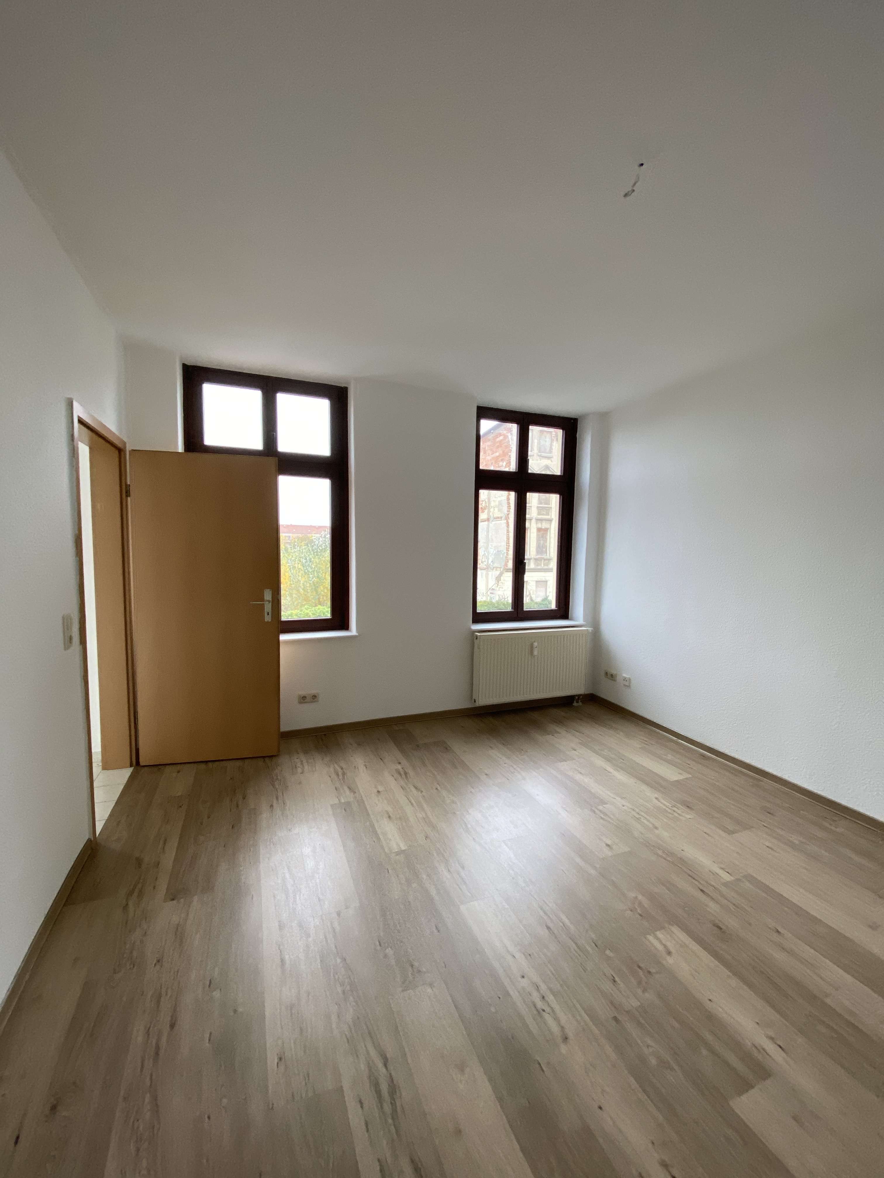 Thumbnail-Wohnung zum Kaufen in Magdeburg 80.000,00 € 47.59 m²