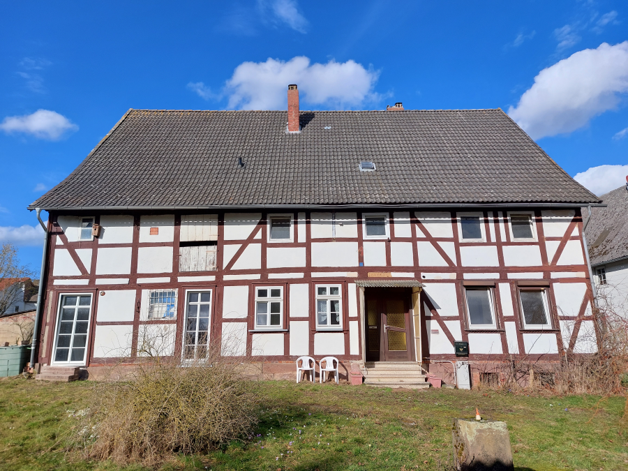 Thumbnail-Haus zum Kaufen in Dassel 135.000,00 € 250 m²