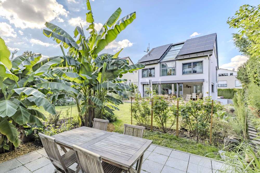 Thumbnail-Haus zum Kaufen in Stuttgart 3.190.000,00 € 343 m²