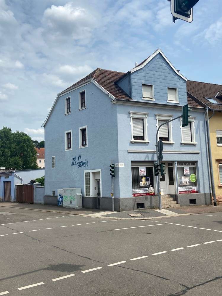 Thumbnail-Haus zum Kaufen in St. Ingbert 219.000,00 € 203 m²
