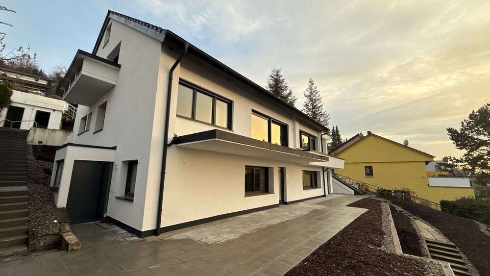 Thumbnail-Wohnung zum Mieten in Stuttgart 2.900,00 € 220 m²