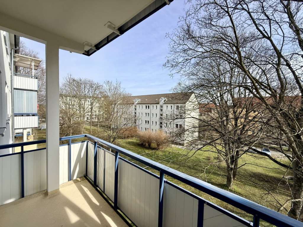Thumbnail-Wohnung zum Mieten in Plauen 299,59 € 56.74 m²