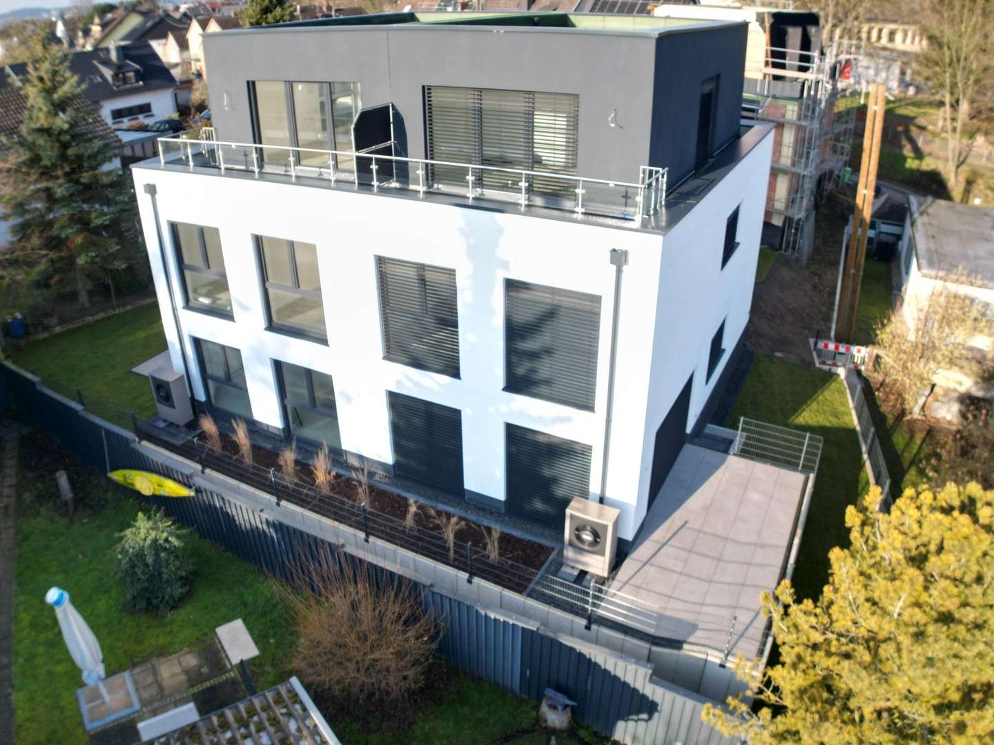 Thumbnail-Haus zum Mieten in Hersel 2.850,00 € 152 m²