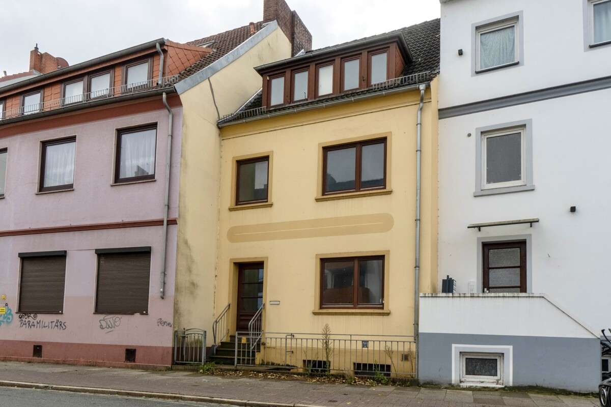 Thumbnail-Haus zum Kaufen in Bremen Woltmershausen 349.000,00 € 228.41 m²
