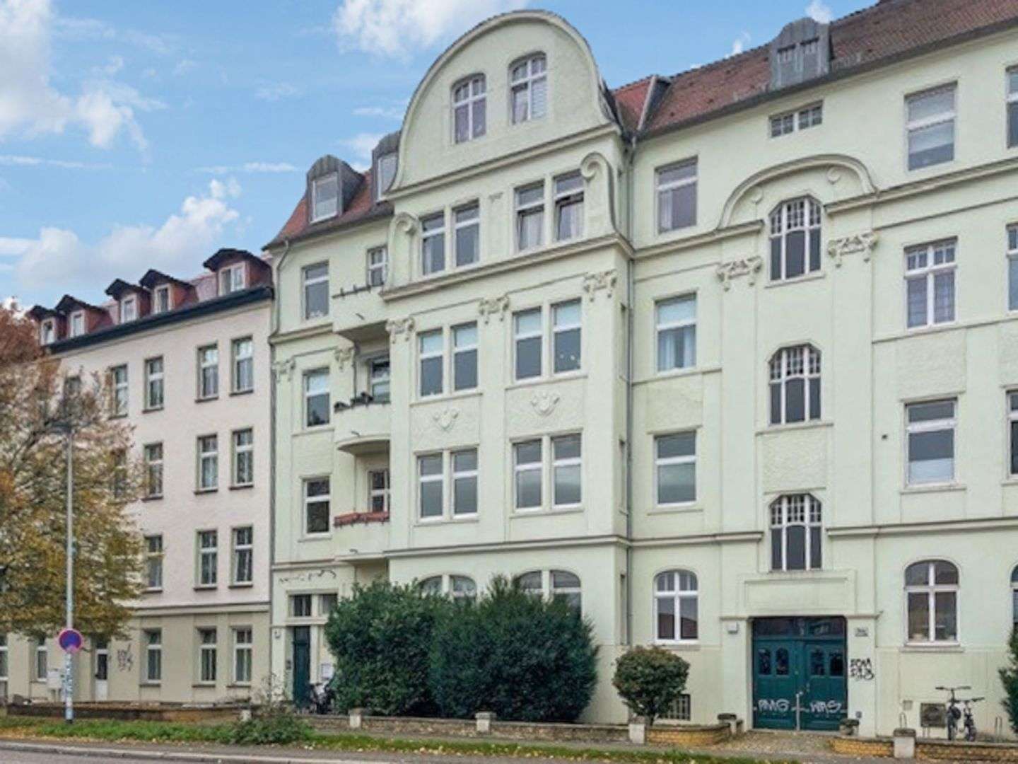 Thumbnail-Wohnung zum Kaufen in Magdeburg 170.000,00 € 103 m²